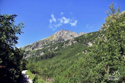 Widoczny Kozi Wierch (2122 m.n.p.m.).
