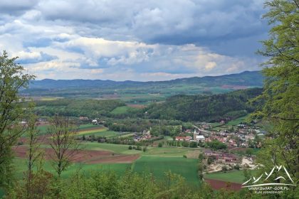 Wapniarka - widok na Góry Bardzkie.