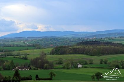 Widok na masyw Czerńca (891 m n.p.m.).