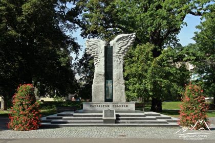 Pomnik Patriotom Polskim.