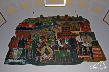 Mural na dworcu w Kędzierzynie.