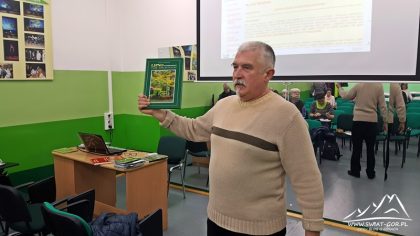 Zbyszek Błauciak prezentuje ciekawą literaturę.