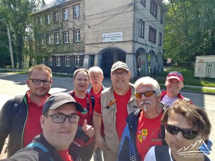 Przed Kopalnią Doświadczalną Barbara.