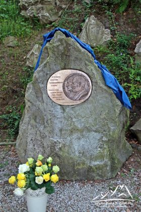 Medalion hrabiny i hrabiego von Ballstrem.