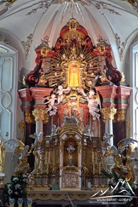 Ołtarz główny.