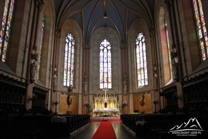Wnętrze katedry.