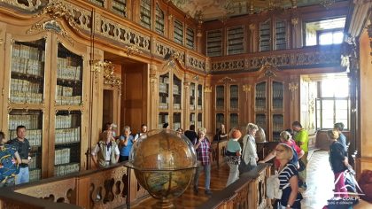 Przepiękna biblioteka.