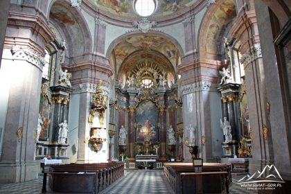 Wnętrze świątyni.