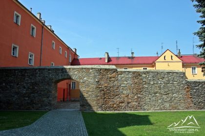 Fragment murów miejskich.