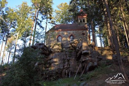Wiszące skały i kaplica św. Anny.