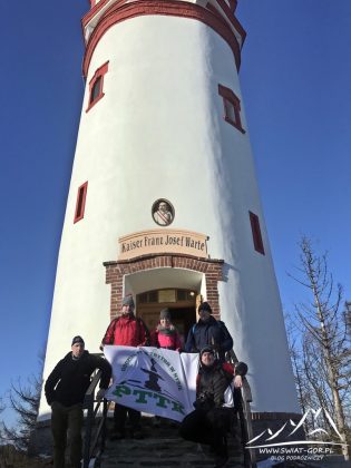 Kopa Biskupia - wspólne zdjęcie pod wieżą