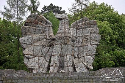 Pomnik Orła Piastowskiego.