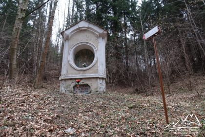 Kalwaria - Jedna z kaplic maryjnych na szlaku.