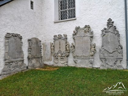 Miłków - epitafia laborantów.