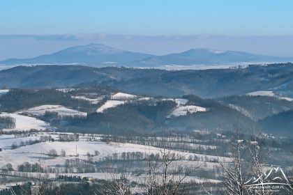 Jałowiec - Widok na Masyw Ślęży.