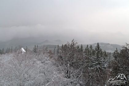 Lwia Góra - widok w stronę Gór Sokolich.