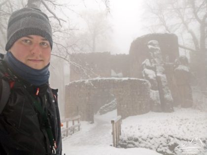 Przed Zamkiem Bolczów.