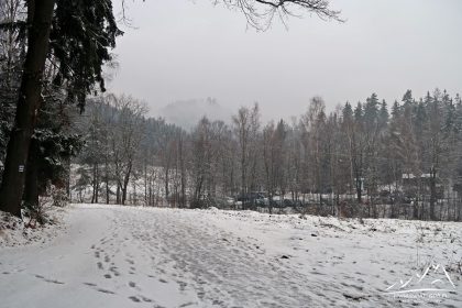 Już prawie na Przełęczy Karpnickiej.