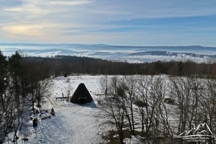 Przybliżenie na Góry Bystrzyckie, Orlickie i Stołowe.