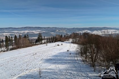 Góry Sowie, a w oddali Góry Bardzkie.
