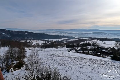 Zbliżenie na Masyw Śnieżnika, Góry Bystrzyckie i Orlickie.