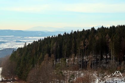 W oddali Karkonosze.