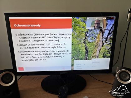 Wykład online z Arturem Sawickim.