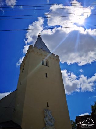 Gmina Nysa - Kościół św. Jerzego w Hajdukach Nyskich.