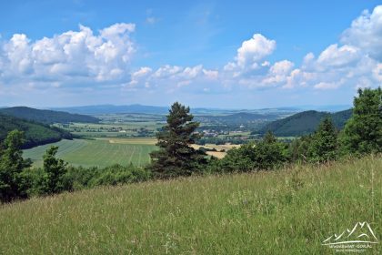 Sędzisz - widok w stronę Gór Stołowych.