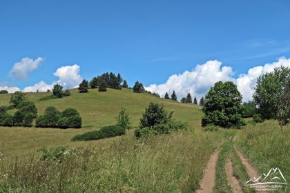 Z lewej widoczna kopuła Sędzisza.