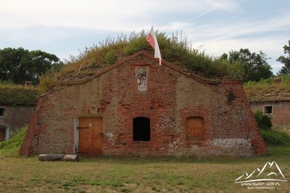 W tym budynku ukryta jest studnia.