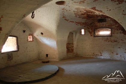 Wnętrze jednej z kaponier.