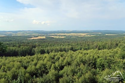 Dłużek - widok na Pogórze Kaczawskie.
