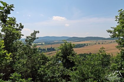 Wielisławka - widok na grzbiet północny Gór Kaczawskich.