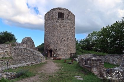 Wieżę bergfriedowa.