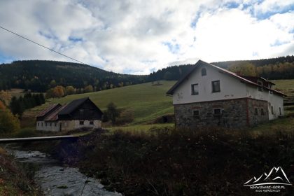 Bielice, a z lewej Kowadło.