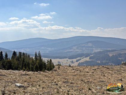 Widok z Taborskich Skał na Wysoki Jesionik i Pradziada