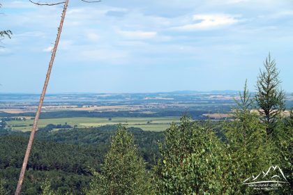 Widok na Wzgórza Niemczańsko-Strzelińskie.