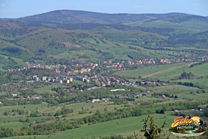 Głuszyca i Wielka Sowa widok z Gomólnika Małego panorama doliny